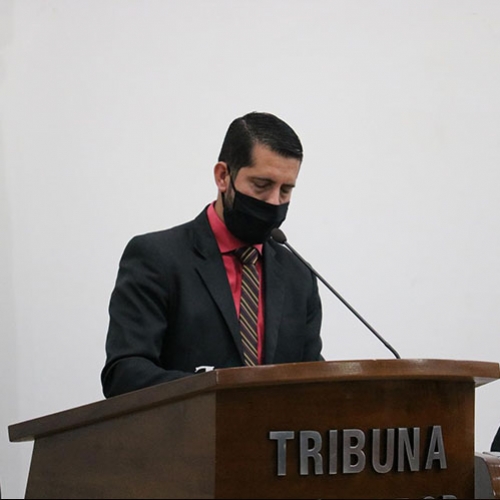 Júlio Mendes solicita melhorias na iluminação pública da cidade