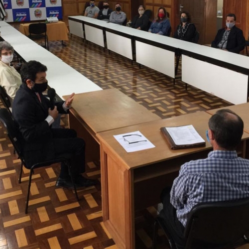 Daniel Martini parabeniza equipe de senhoras munícipes